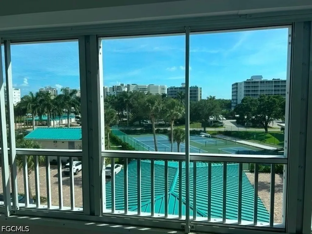 21 Bluebill Avenue Naples FL 34108