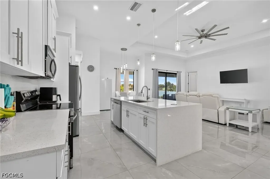 228 SW 31st Place Cape Coral FL 33991