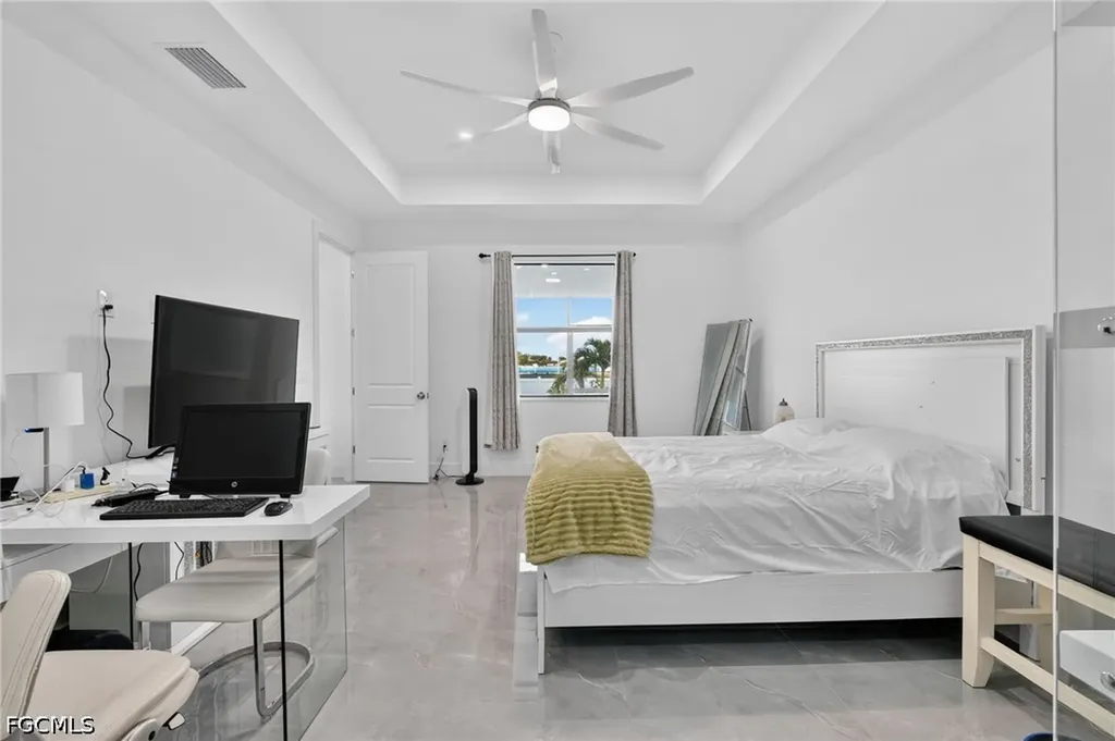 228 SW 31st Place Cape Coral FL 33991