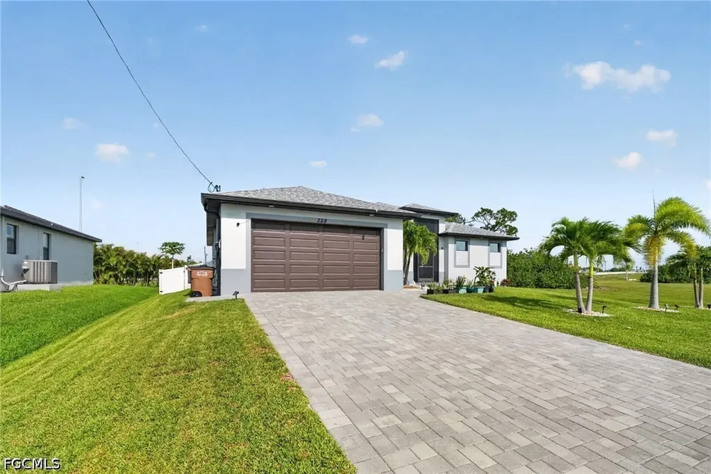 228 SW 31st Place Cape Coral FL 33991