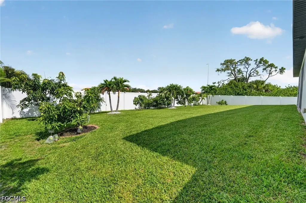 228 SW 31st Place Cape Coral FL 33991