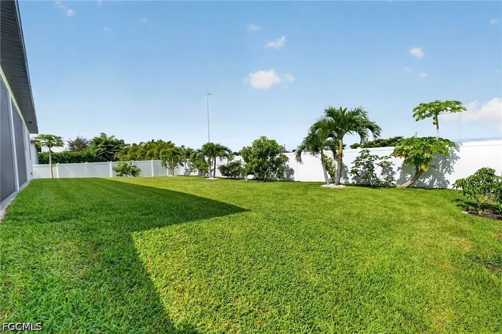 228 SW 31st Place Cape Coral FL 33991