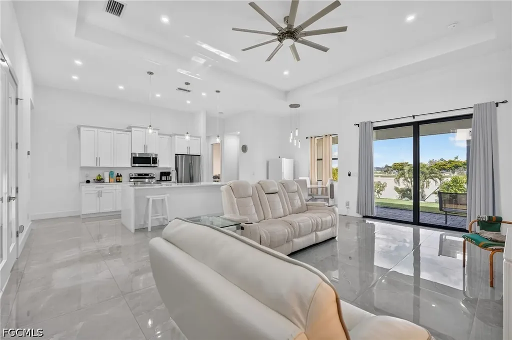 228 SW 31st Place Cape Coral FL 33991