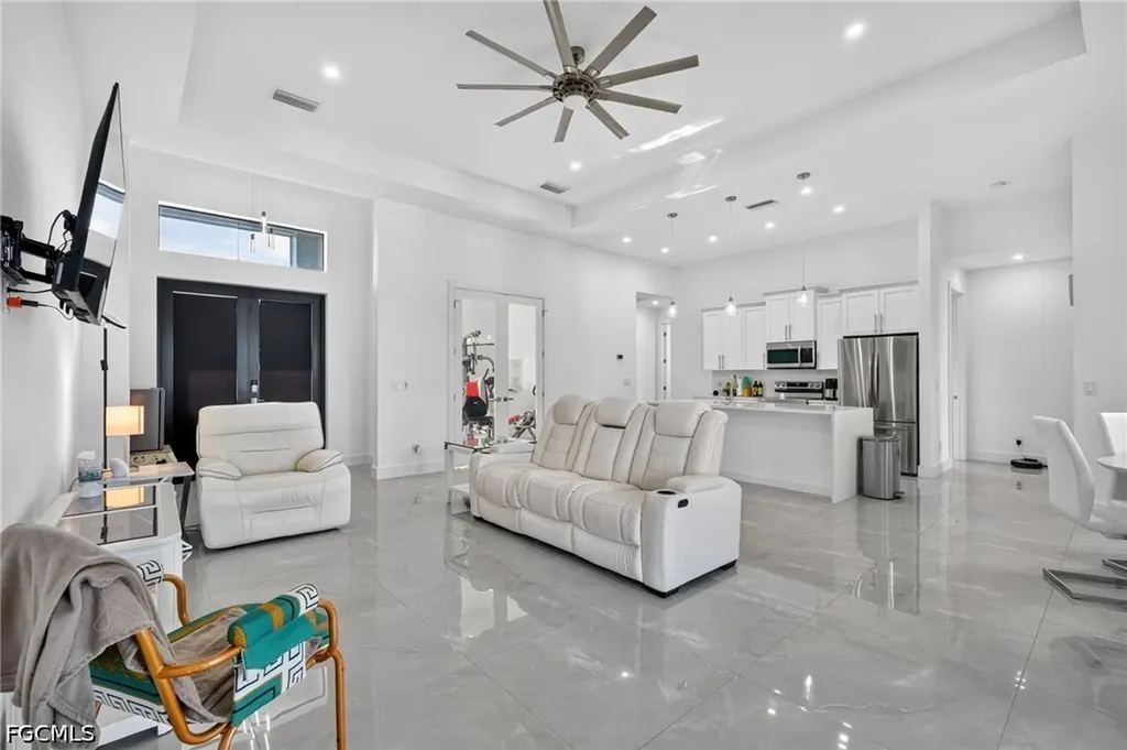 228 SW 31st Place Cape Coral FL 33991
