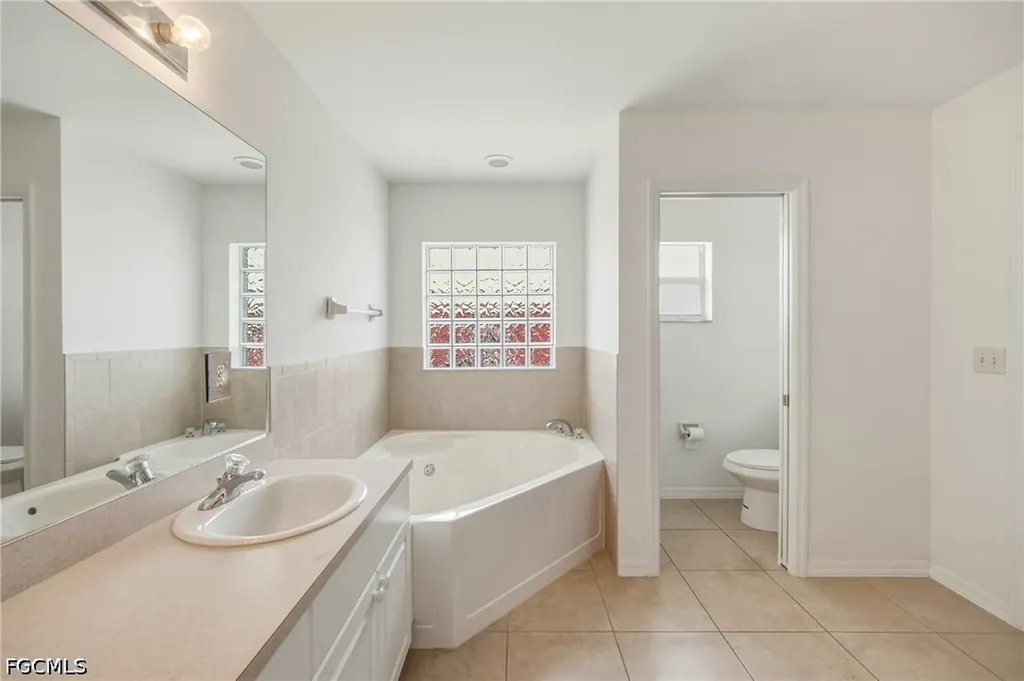 2022 SW 15th Avenue Cape Coral FL 33991