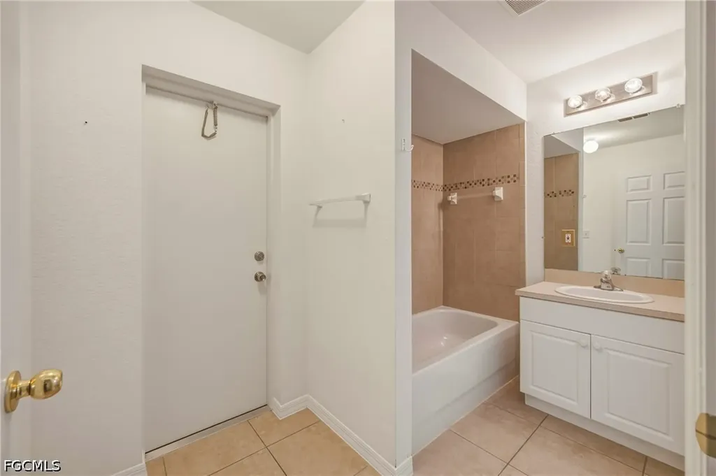 2022 SW 15th Avenue Cape Coral FL 33991