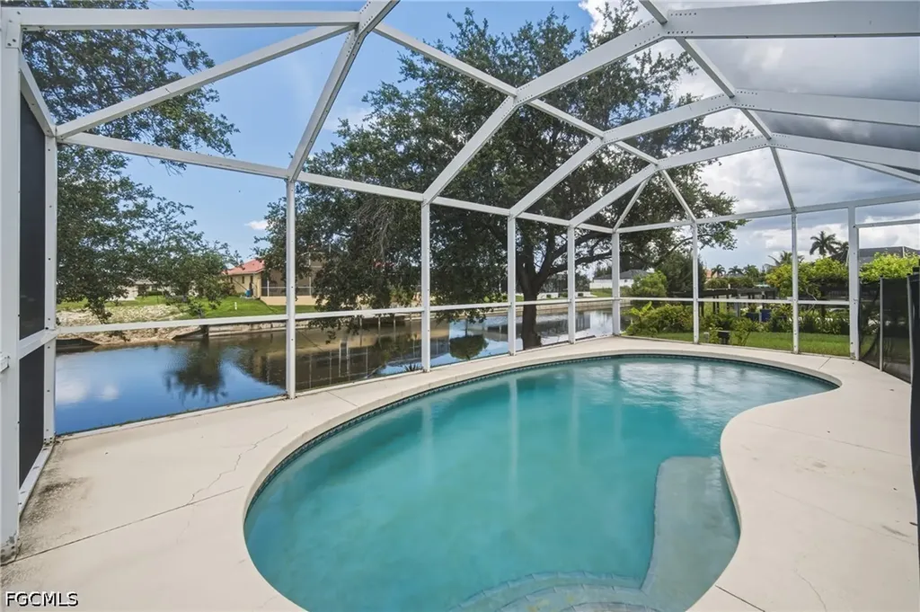 2022 SW 15th Avenue Cape Coral FL 33991