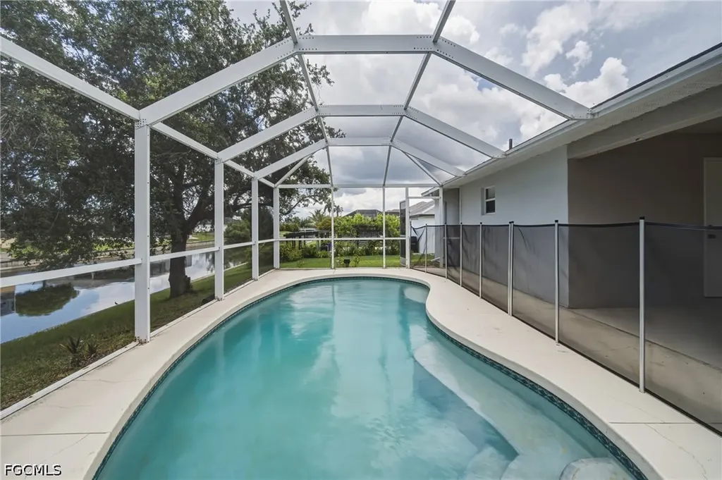 2022 SW 15th Avenue Cape Coral FL 33991