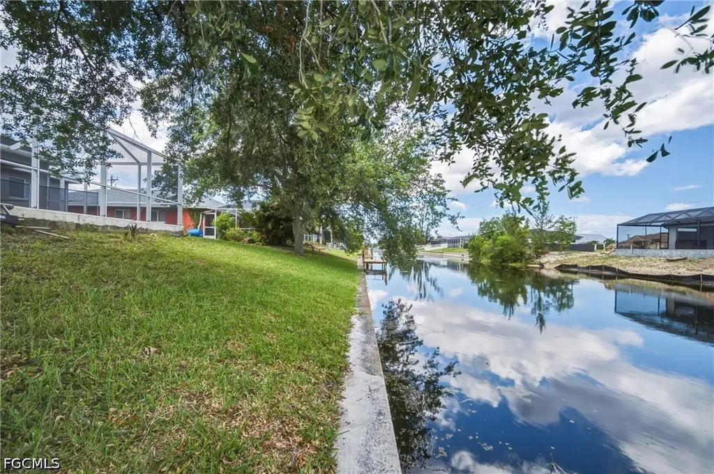 2022 SW 15th Avenue Cape Coral FL 33991