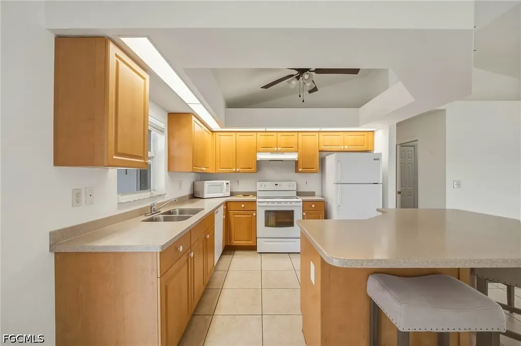 2022 SW 15th Avenue Cape Coral FL 33991