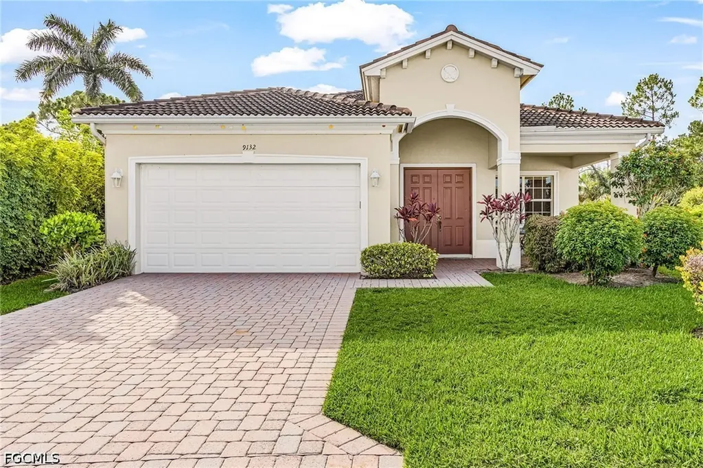 9132 Leatherwood Loop Lehigh Acres FL 33936