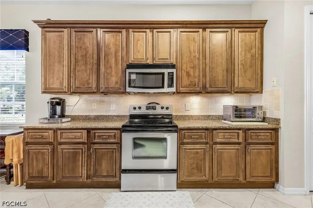 9132 Leatherwood Loop Lehigh Acres FL 33936