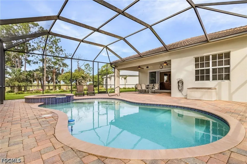 9132 Leatherwood Loop Lehigh Acres FL 33936
