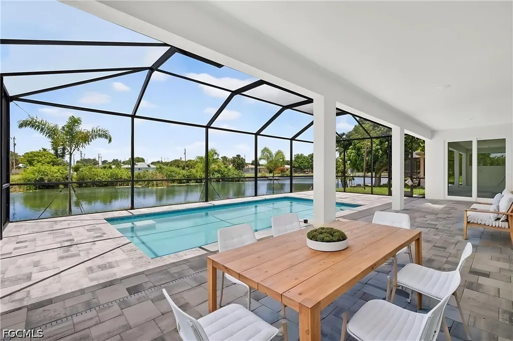 Cape Coral FL, 29 NE 20th Court