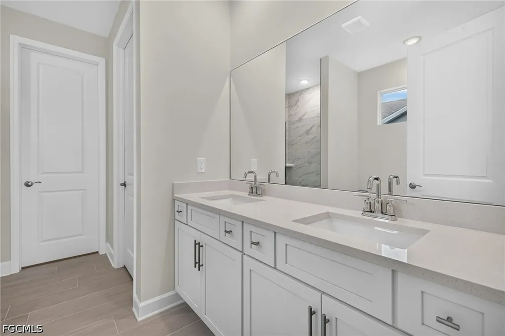 29 NE 20th Court Cape Coral FL 33914