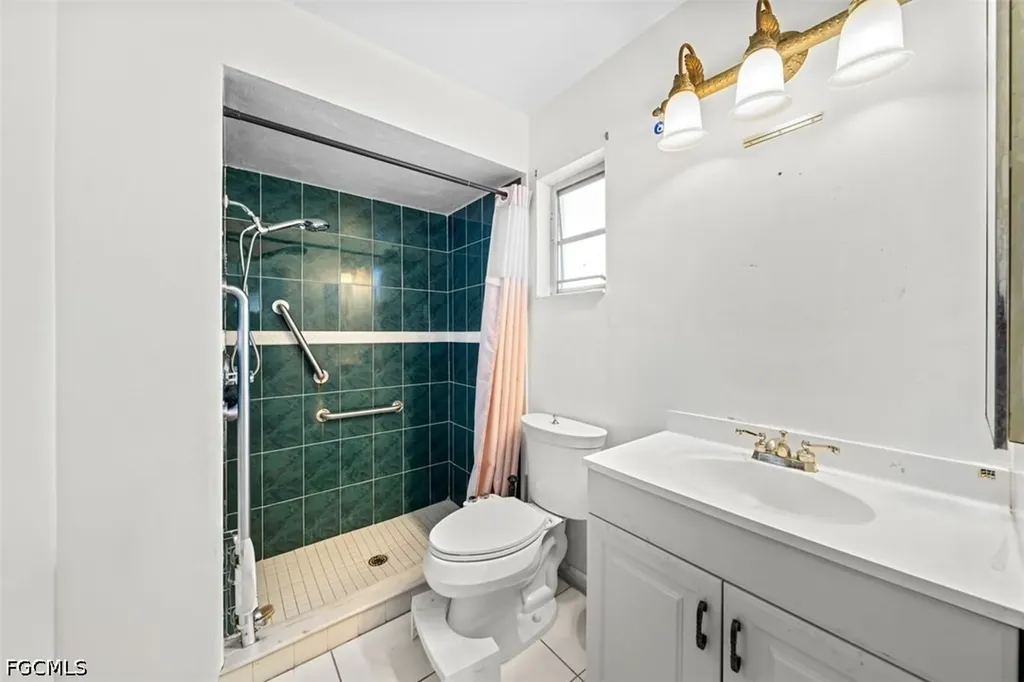 27 NE 20th Avenue Cape Coral FL 33909