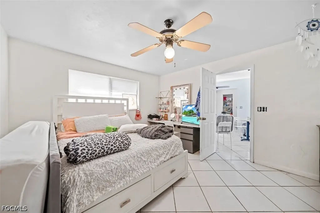 27 NE 20th Avenue Cape Coral FL 33909