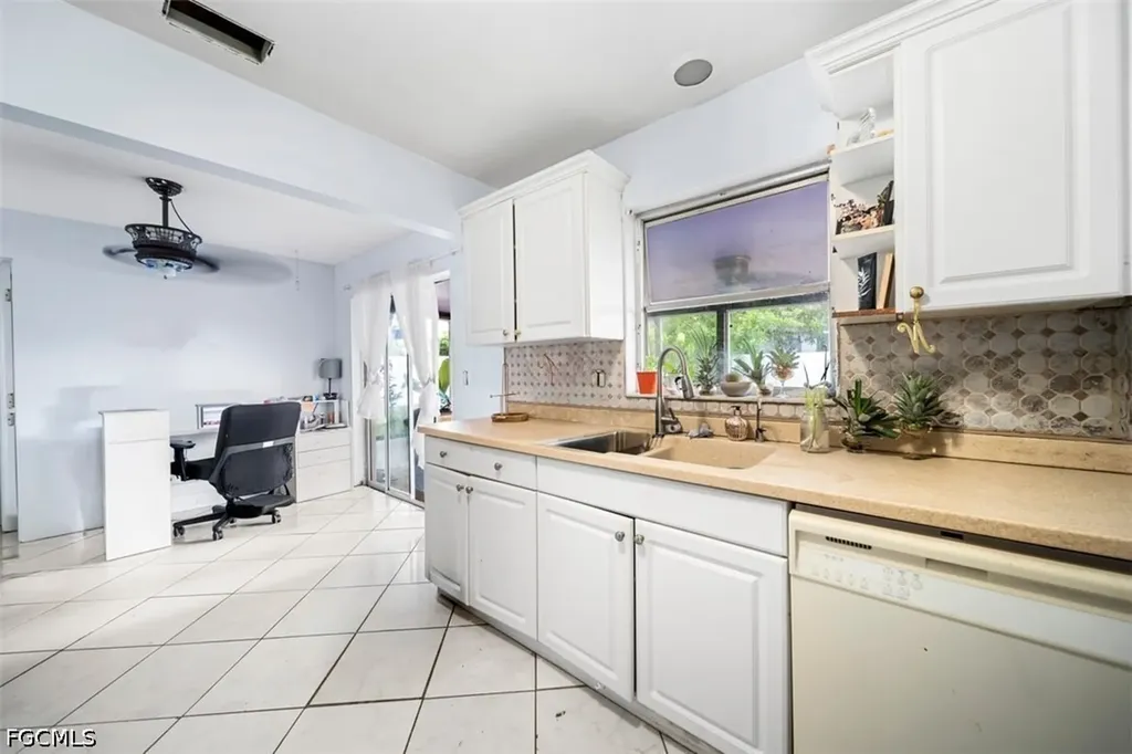 27 NE 20th Avenue Cape Coral FL 33909
