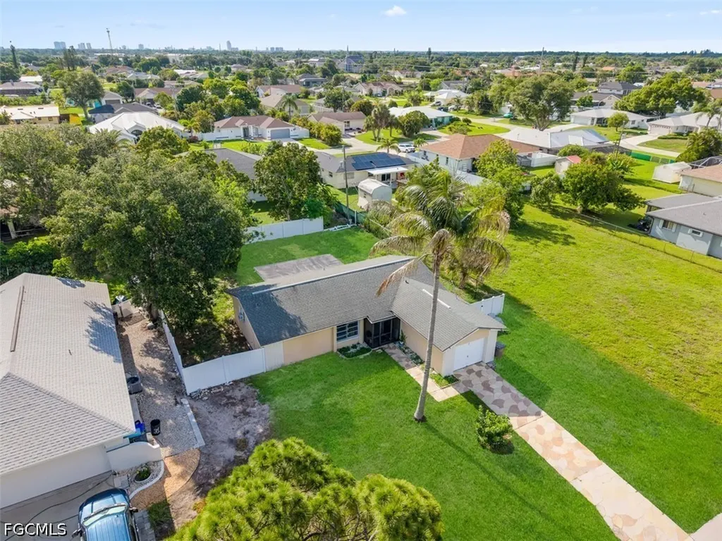 27 NE 20th Avenue Cape Coral FL 33909