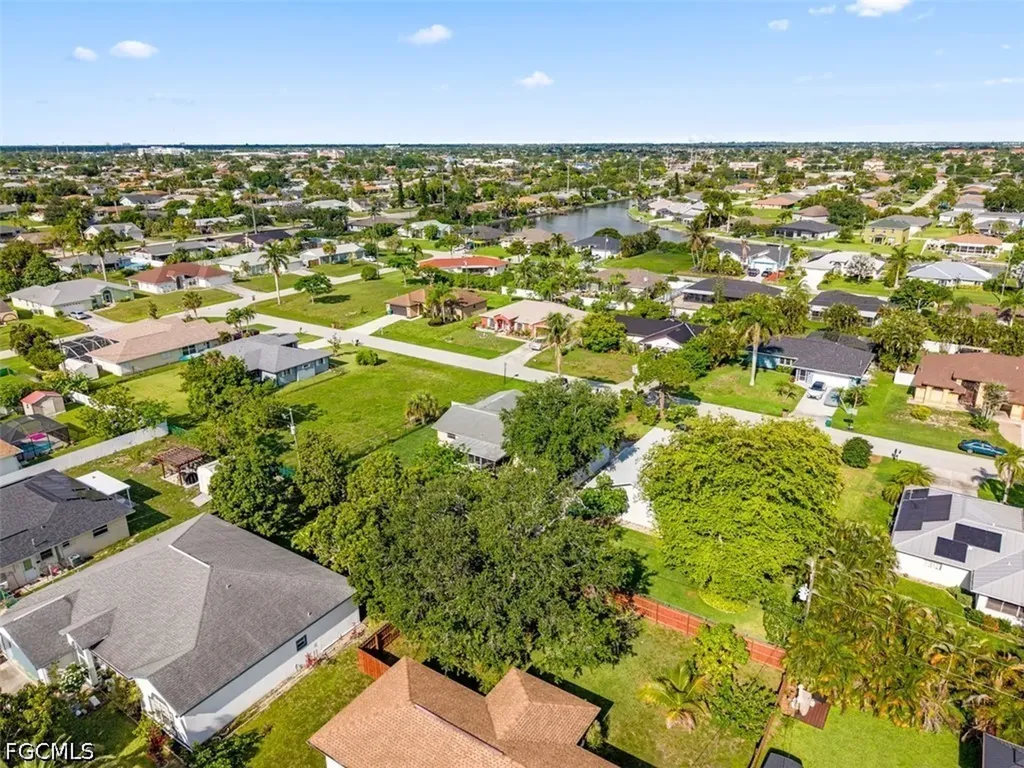 27 NE 20th Avenue Cape Coral FL 33909