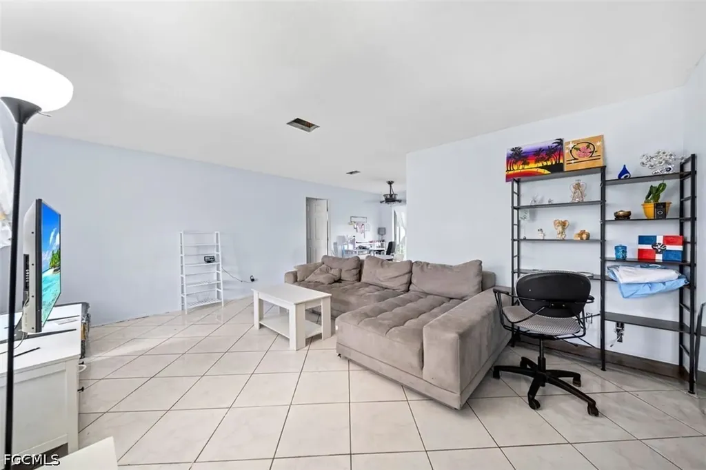 27 NE 20th Avenue Cape Coral FL 33909