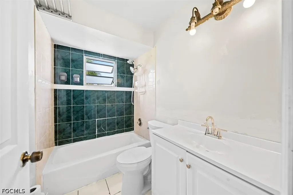 27 NE 20th Avenue Cape Coral FL 33909