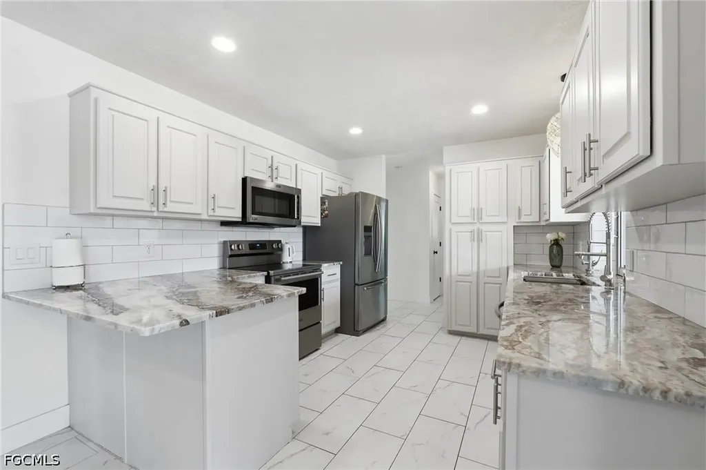 1446 SE 13th Street Cape Coral FL 33990