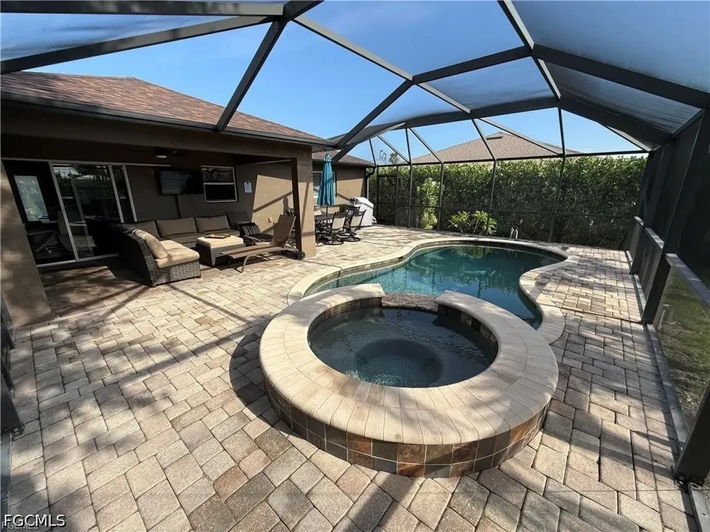3005 SW 8th Place Cape Coral FL 33914