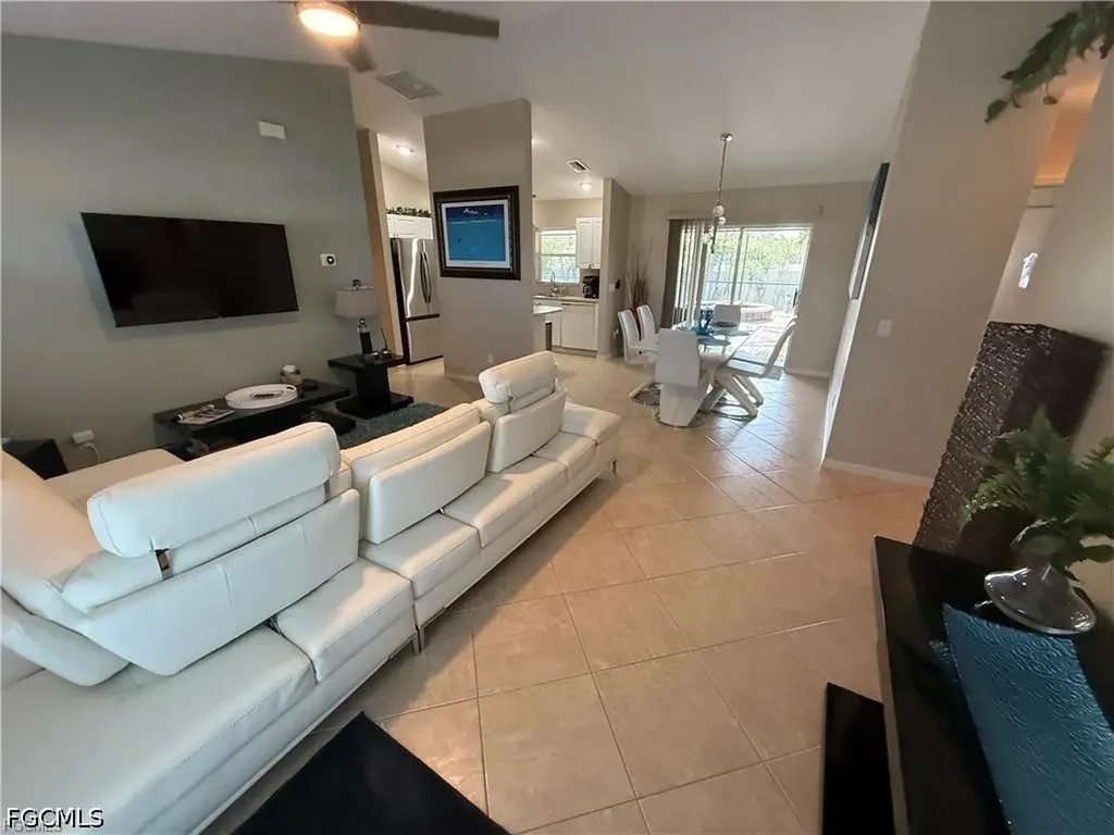 3005 SW 8th Place Cape Coral FL 33914