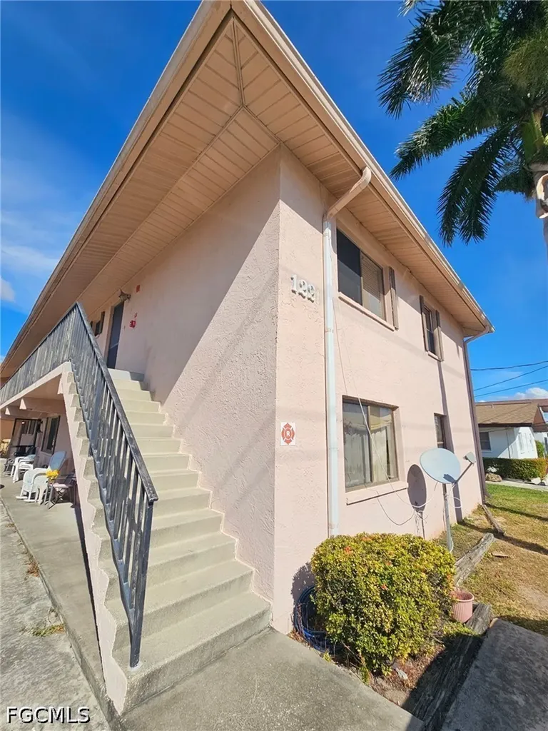 1221 SE 46th Lane Cape Coral FL 33904