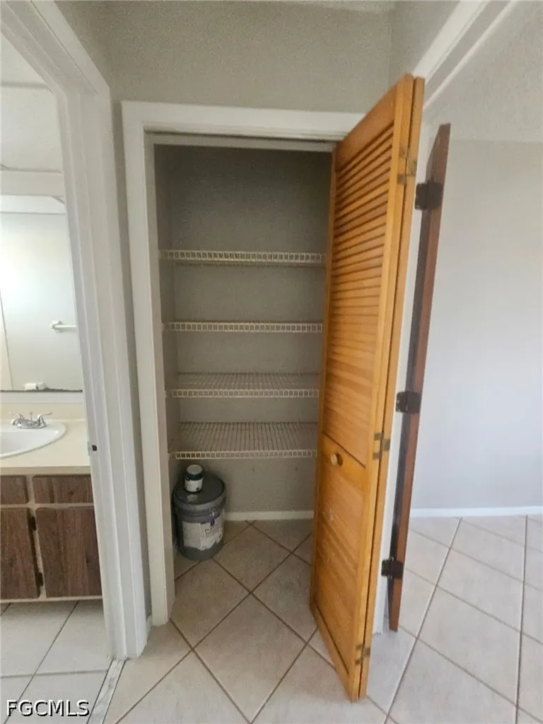 1221 SE 46th Lane Cape Coral FL 33904