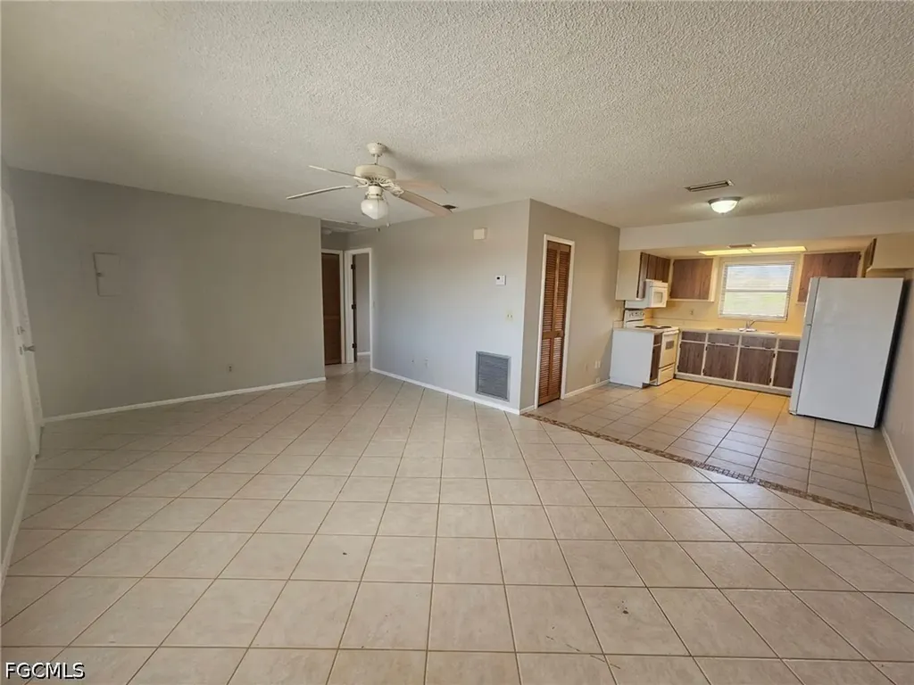 1221 SE 46th Lane Cape Coral FL 33904