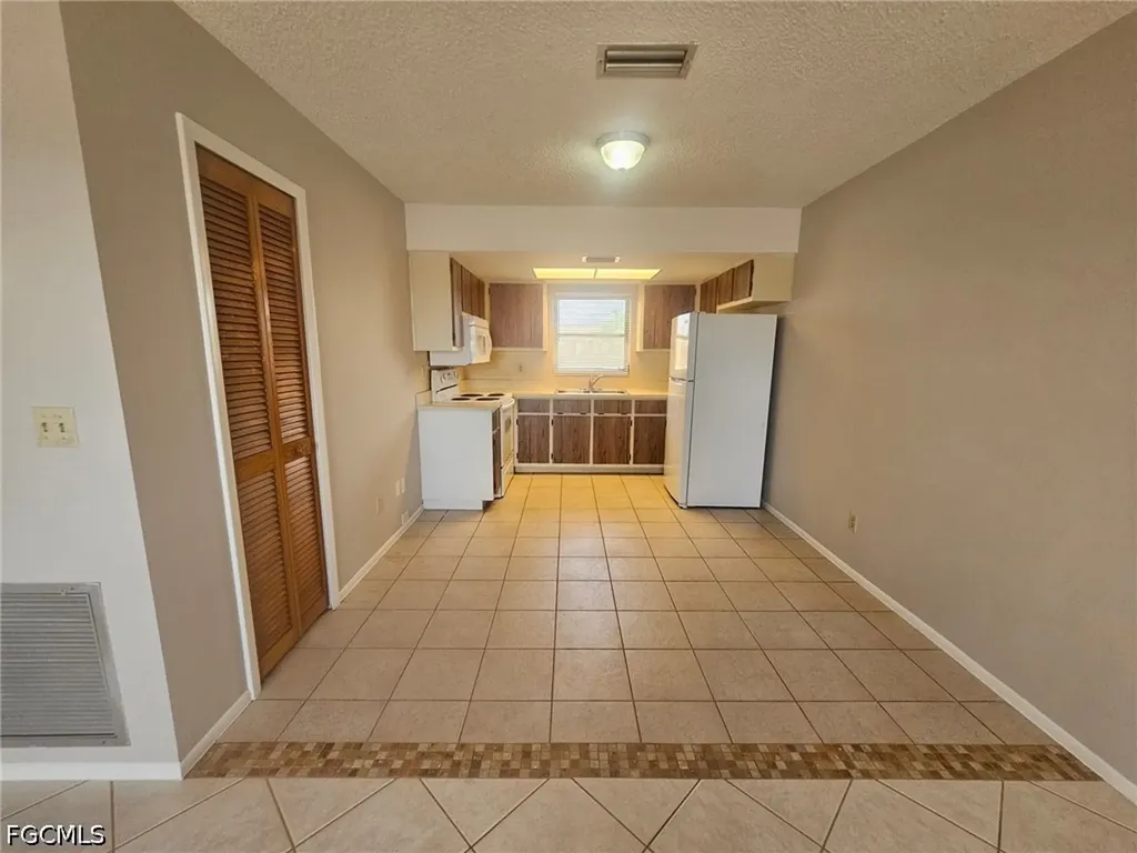 1221 SE 46th Lane Cape Coral FL 33904