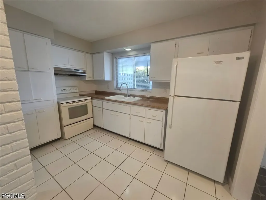 3810 SE 12th Avenue Cape Coral FL 33904