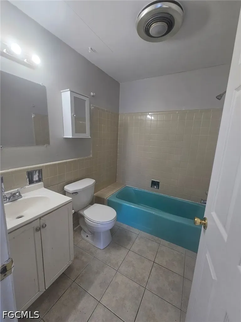 3810 SE 12th Avenue Cape Coral FL 33904