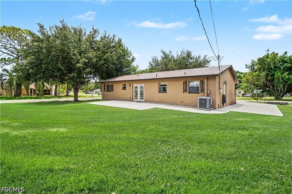 13044 Seventh Street Fort Myers FL 33905