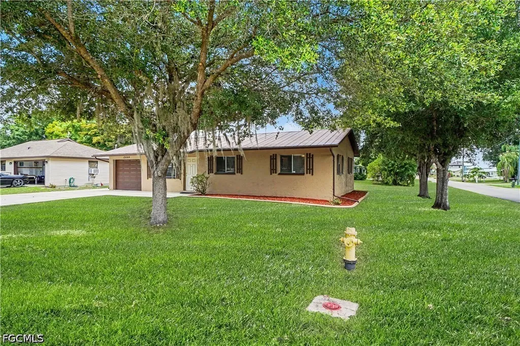 13044 Seventh Street Fort Myers FL 33905