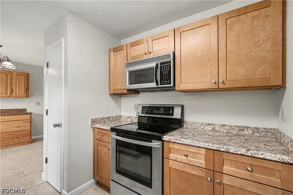 13044 Seventh Street Fort Myers FL 33905