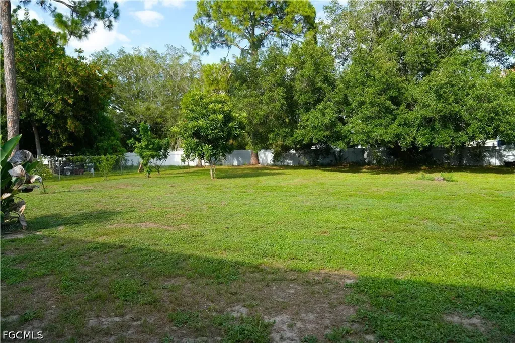 114 Greenwood Avenue Lehigh Acres FL 33936