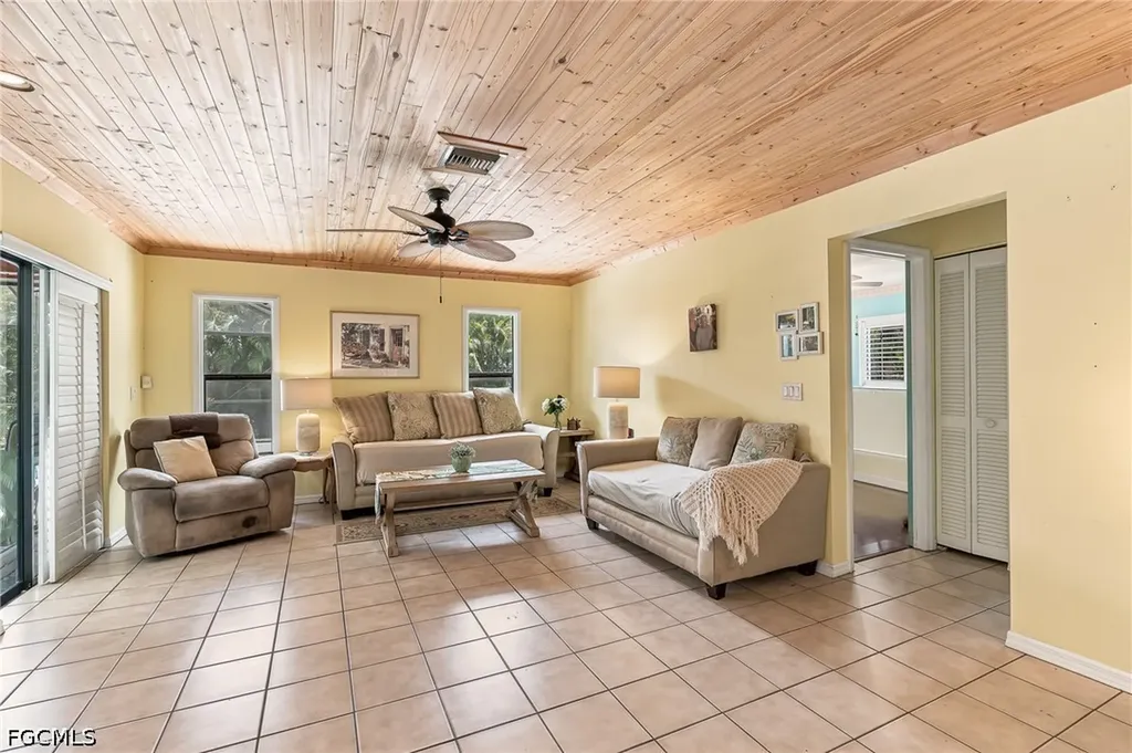 10099 Tropical Drive Bonita Springs FL 34135
