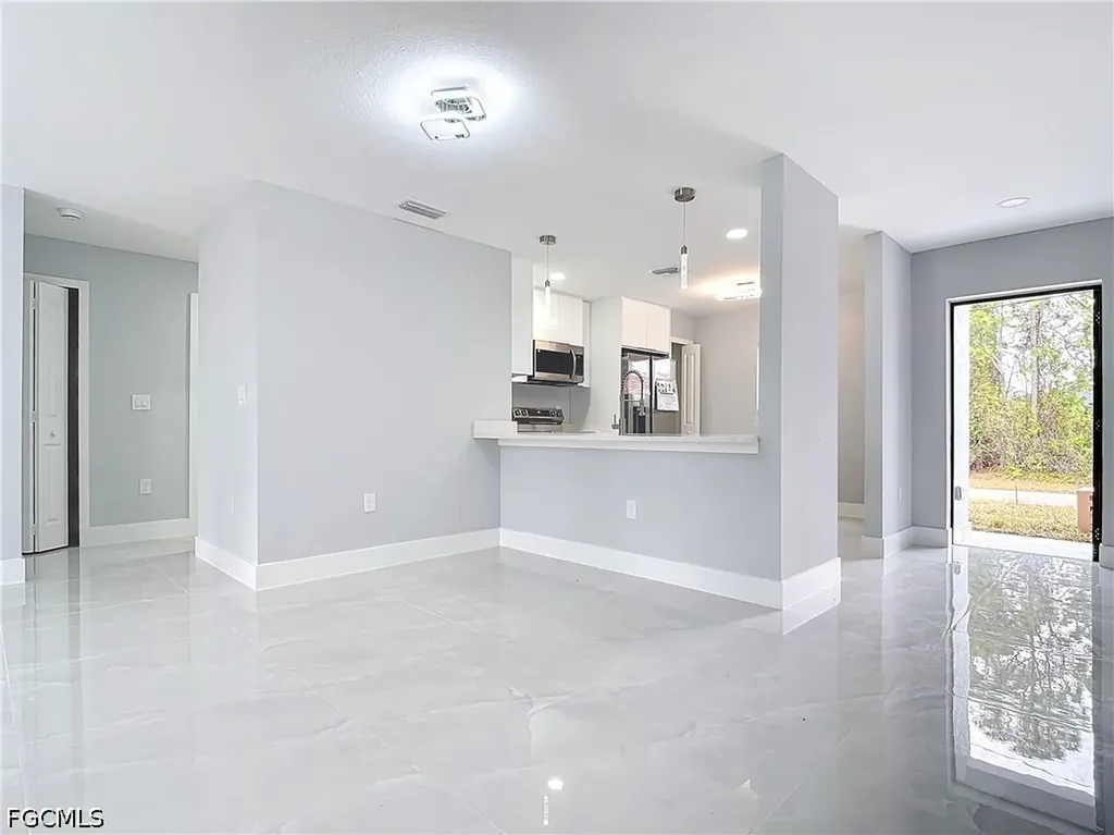 2607 8th Street SW Lehigh Acres FL 33976