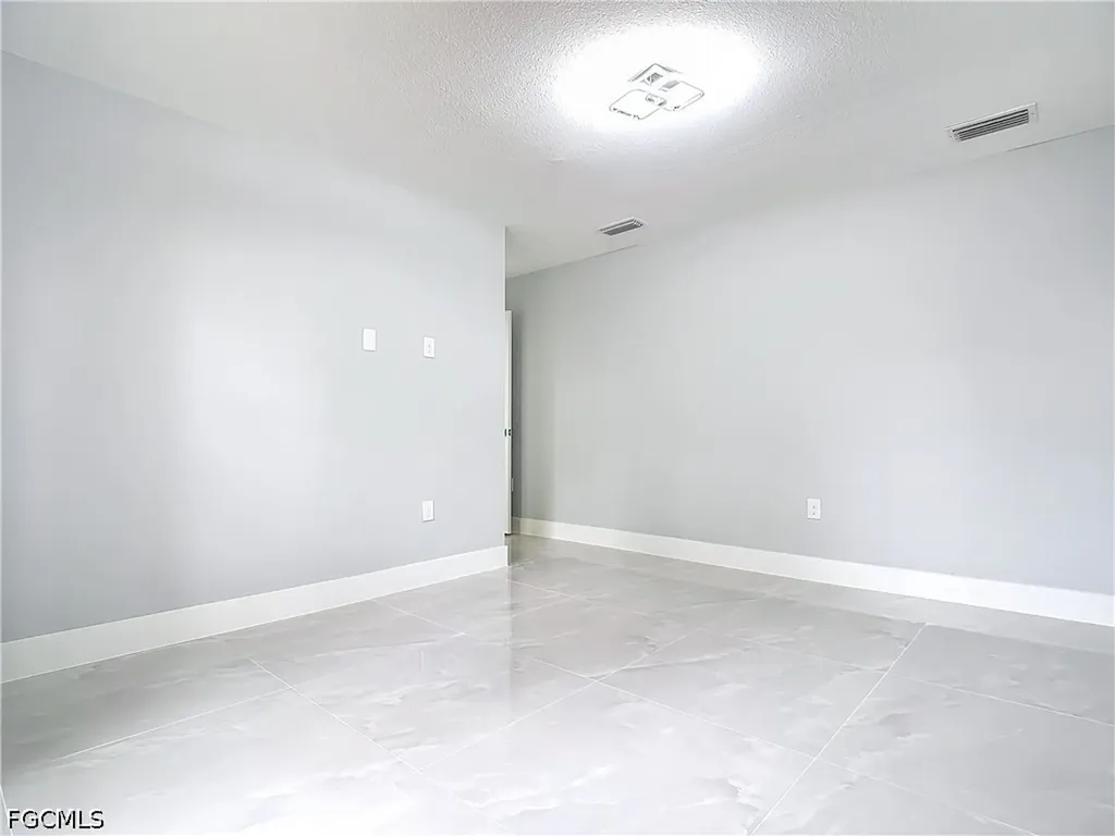 2607 8th Street SW Lehigh Acres FL 33976