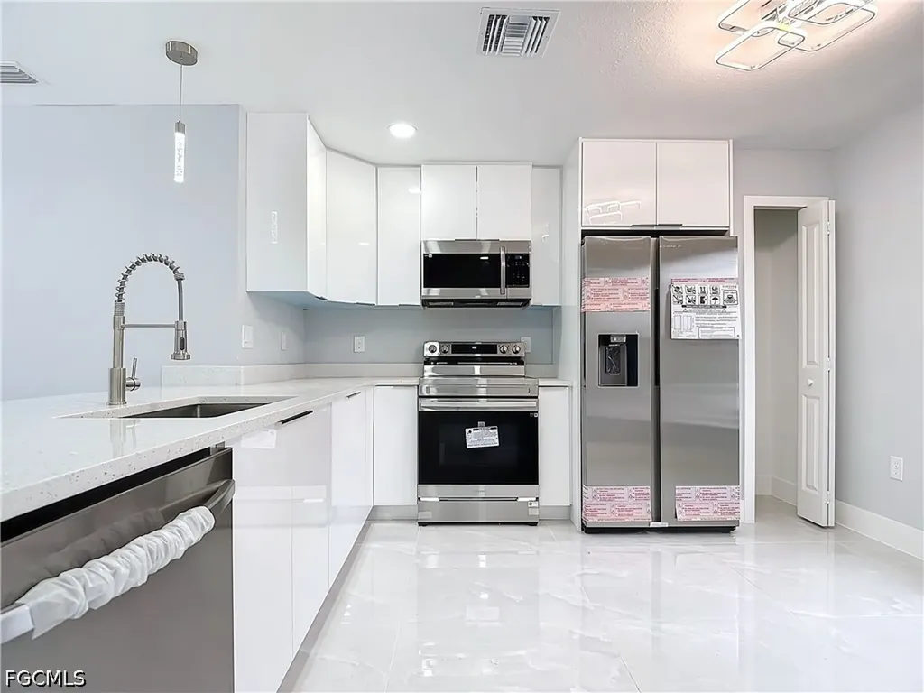2607 8th Street SW Lehigh Acres FL 33976