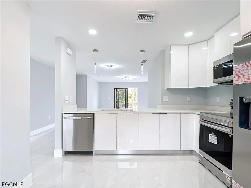2607 8th Street SW Lehigh Acres FL 33976