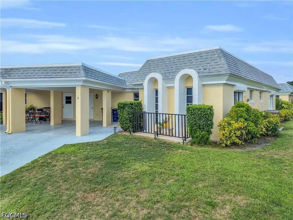 9 Regency Court Lehigh Acres FL 33936