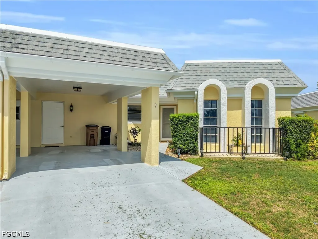 9 Regency Court Lehigh Acres FL 33936