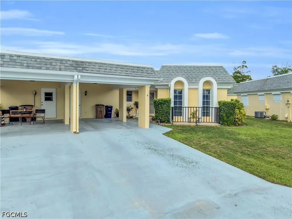 9 Regency Court Lehigh Acres FL 33936