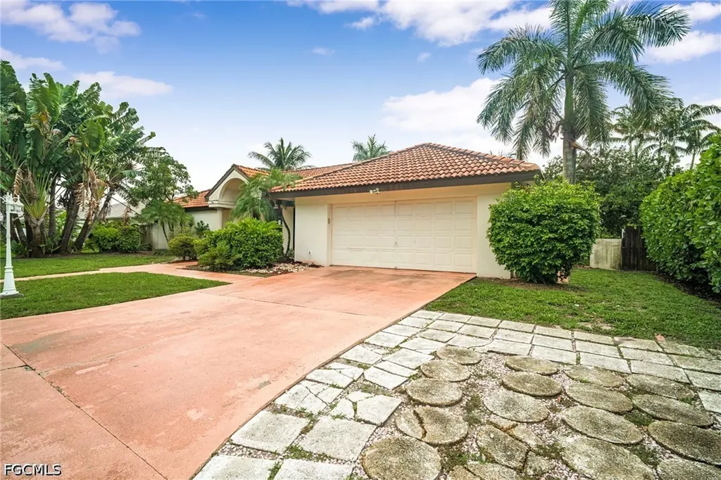 5231 Greenbriar Drive Fort Myers FL 33919