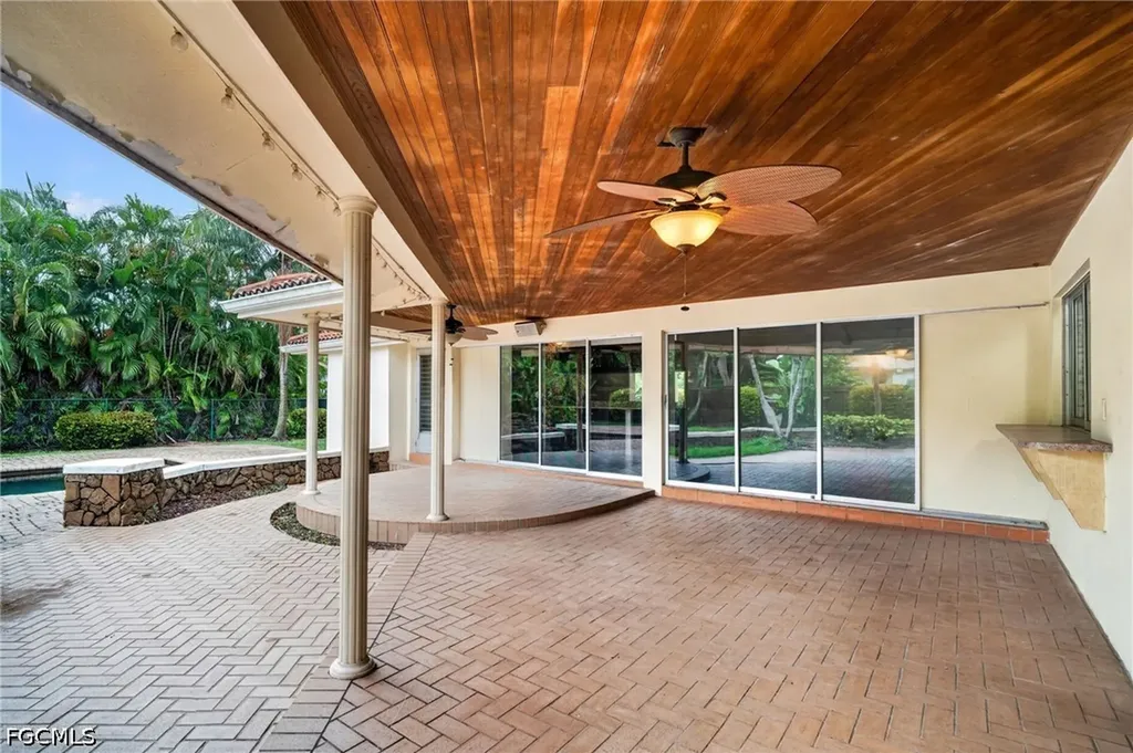 5231 Greenbriar Drive Fort Myers FL 33919