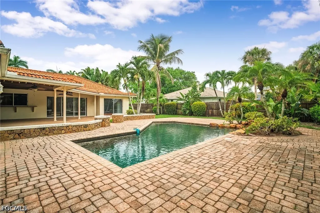 5231 Greenbriar Drive Fort Myers FL 33919